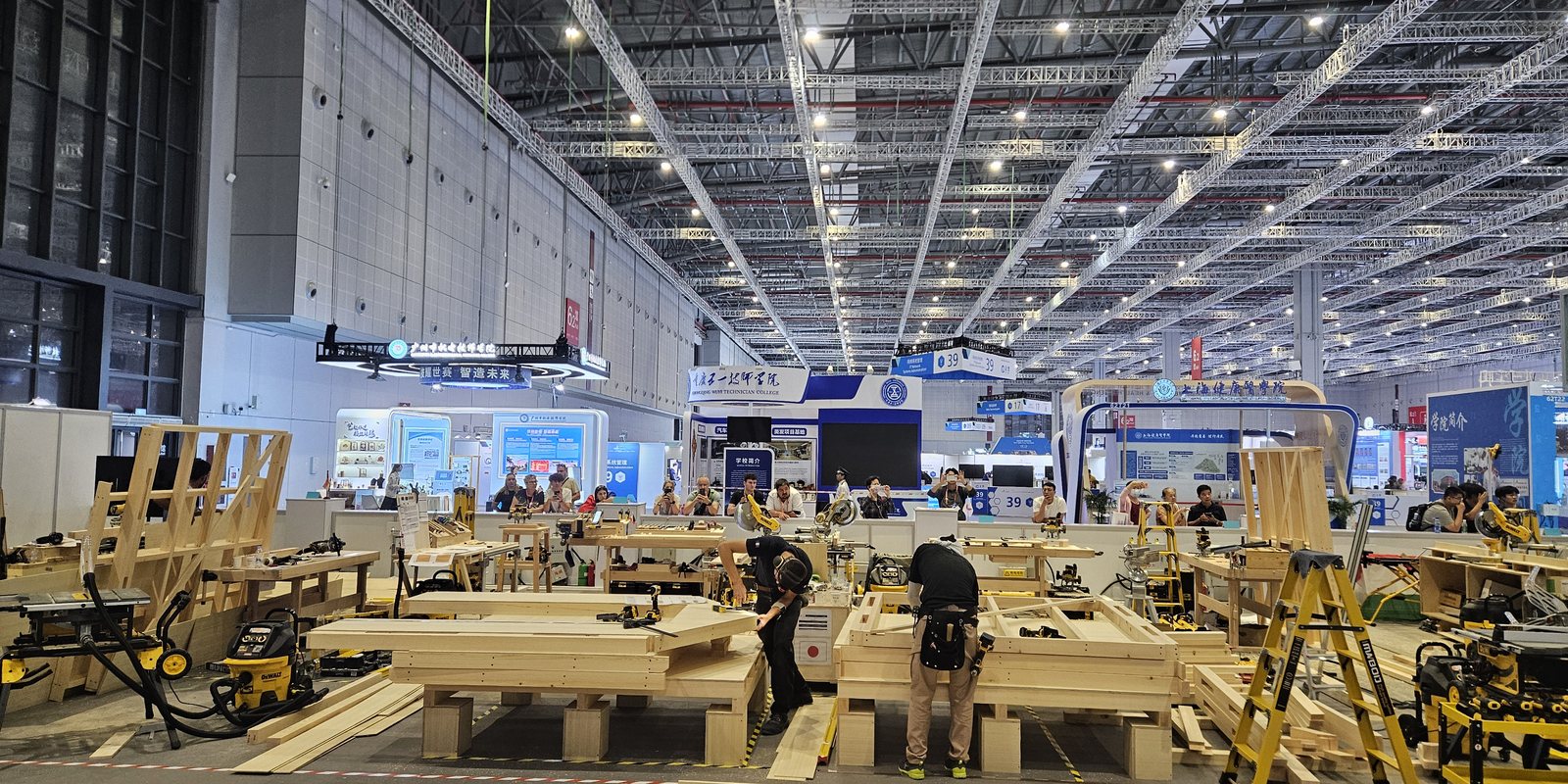 Vue d'ensemble de l'aire de compétition charpente, WorldSkills Shanghai 2026